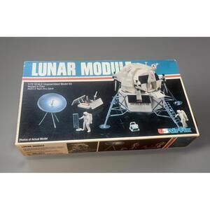 USAirfix 70040 1:72 Eagle Lunar Module Diorama Model Kit Moon Landing Complete